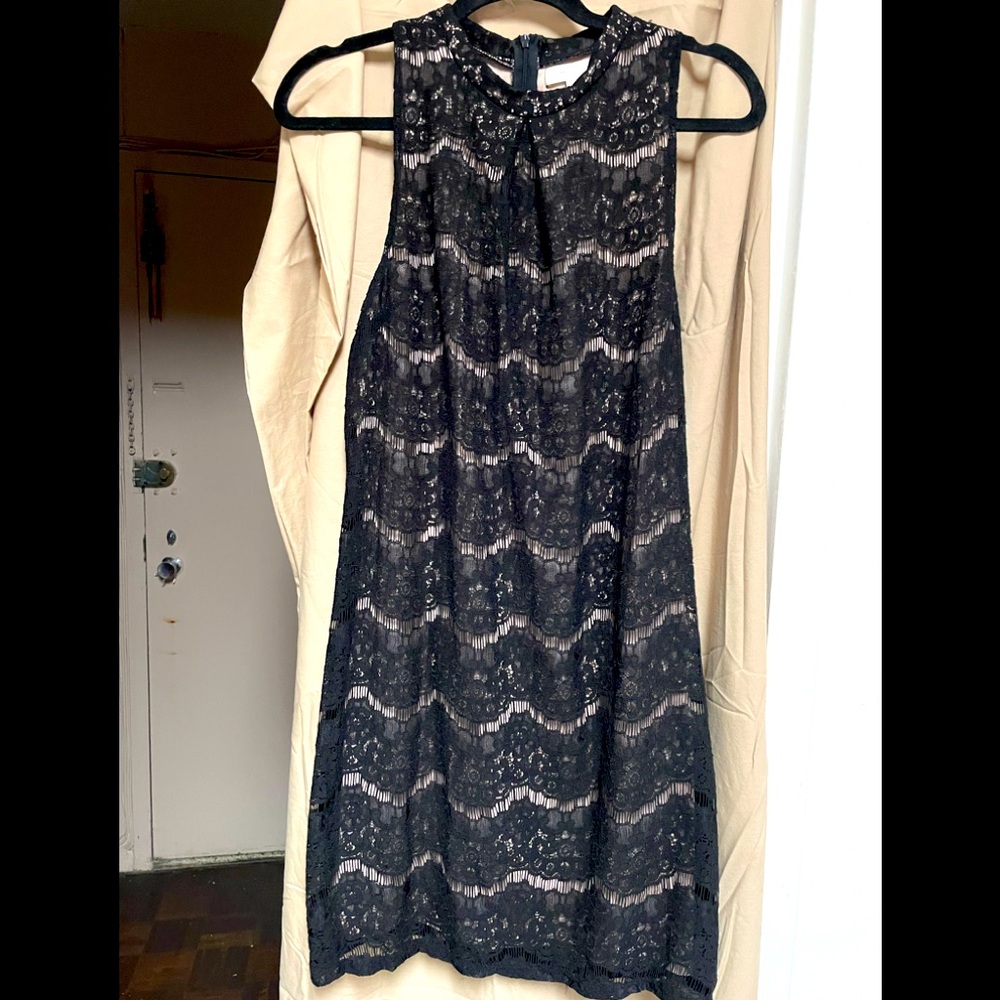 BLACK LACE DRESS WITH NUDE LINING NO SLEEVES ZIPPER BACK 17”Pit 36”L approx